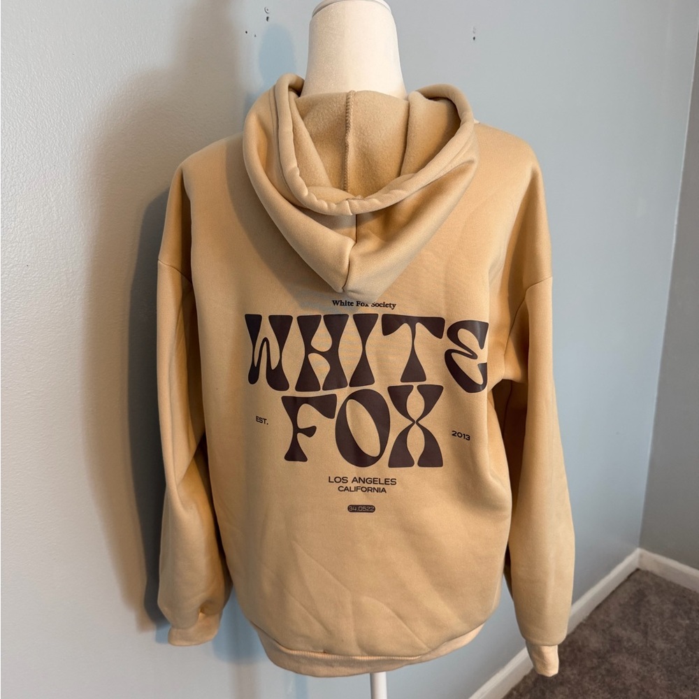 White Fox Offstage Hoodie NWOT - Picture 3 of 6